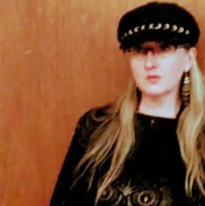 Meet your Posher, Rebecca